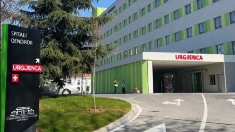 Ngjarje e rëndë! Ra në një enë me ujë të nxehtë, 2 vjecarja…