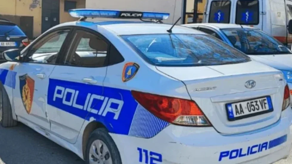 Ngjarje e pazakontë  në vend! Gjendet një automjet i braktisur me 9 fëmijë brenda, ja cfarë dyshohet