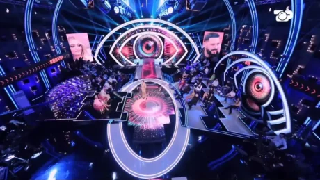 “E kisha nxjerr për flokësh përjashtë“/ Çfarë po ndodh mes Selin dhe Mirit…