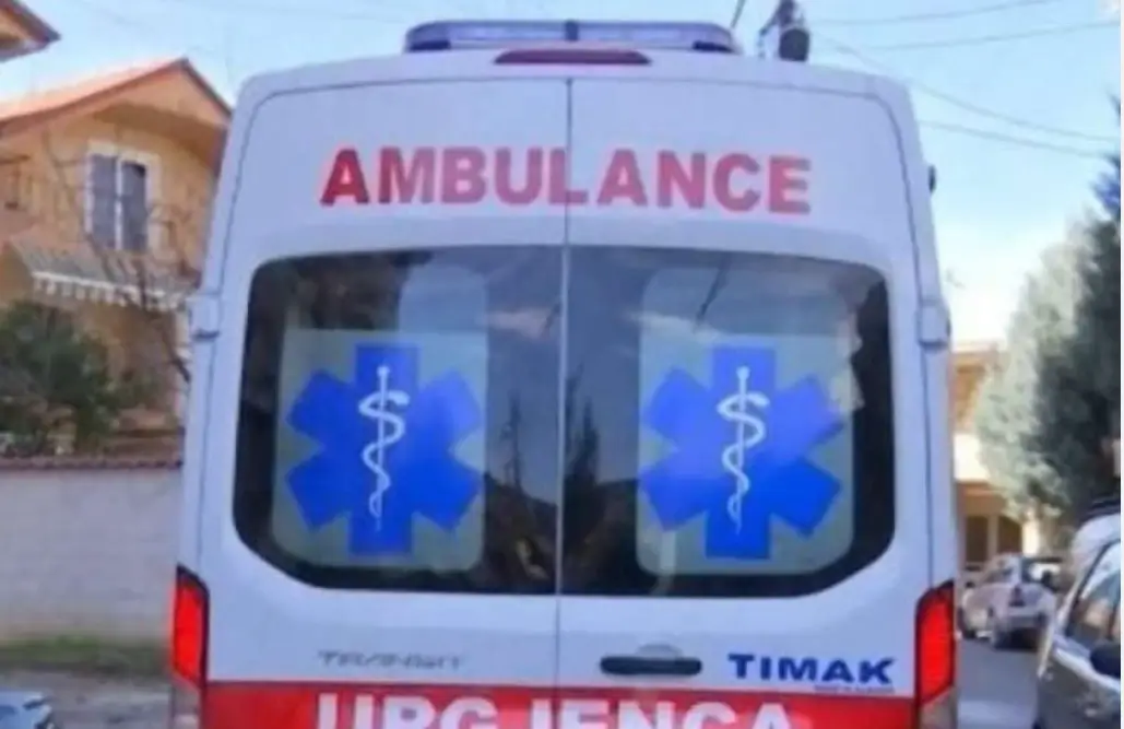 Tragjedi/ Fëmija i mitur mbytet në pishinën familjare, dërgohet në spital pa shenja jete…