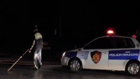 E fundit/ Aksident i rëndë, polici përplas për vd*kje këmbësorin