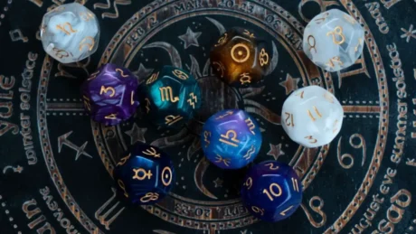 Universi ka një SURPRIZË: Këto shenja të horoskopit do të marrin lajme të PAPRITURA