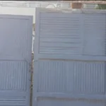Ngjarje tragjike në Tiranë! E zuri porta poshtë, humb jetën roja i punësuar