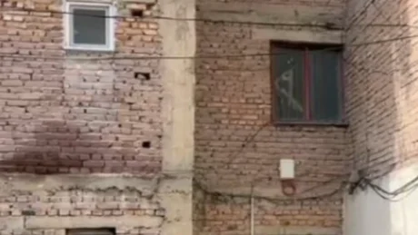 Ngjarje tragjike! Gjendet pa shenja jete një grua në banesë raportohet se…