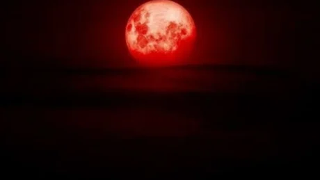 Magji në qiell! Hëna e Gj*kut nis spektaklin, ja si po duket fenomeni kaq i vecantë!