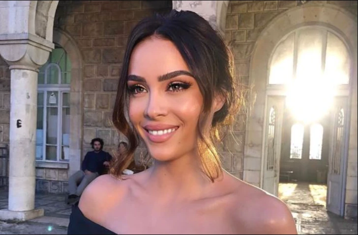 Këto foto po trazojnë rrjetin! Xhensila nuk njihet me ndryshimin drastik në pamje!