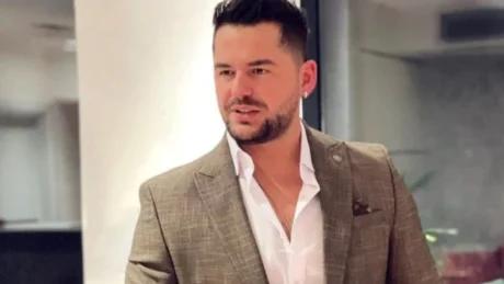 ‘Na lini të jetojmë dhimbjen tonë…’ nëna e Shpat Kasapit thyen heshtjen pas humbjes së të birit: Djali im…