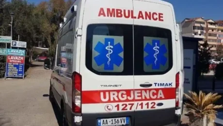 E rëndë! Ndërron jetë 42-vjeçari në banesë, dyshohet se…