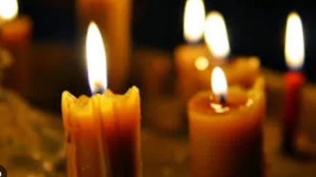 LAJM TRAGJIK: Humb jetën në moshë të re motra e këngëtarit të njohur shqiptar