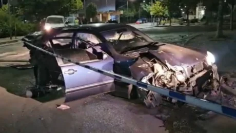 Aksident i rëndë gjatë natës! Makina bëhet copash, dy të rinj pIagosen rëndë