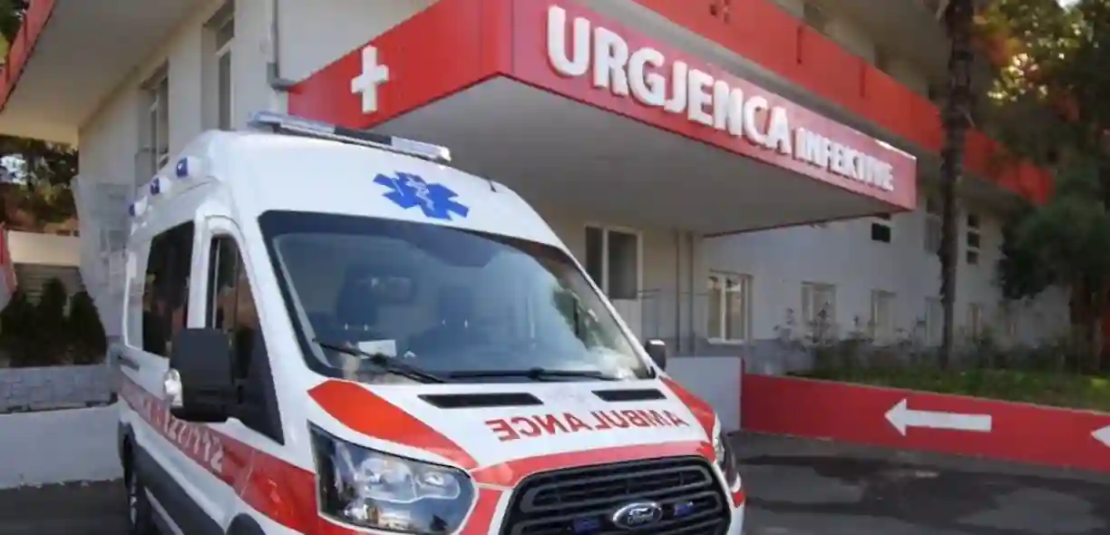 Me plagë arme në kokë, vajza 17-vjeç dyshohet se ka tentuar te…