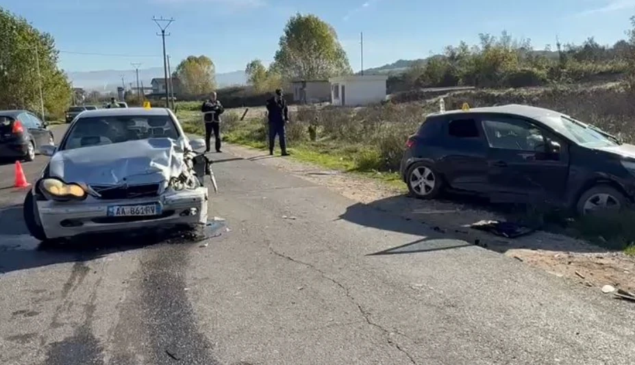 Fundjava nis me aksidente! Dy makina bëhen copash, 4 persona raportohet të jenë…