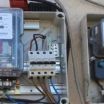 Tronditëse në vend! Shpërthen boksi elektrik, vd*s punonjësi i OSHEE