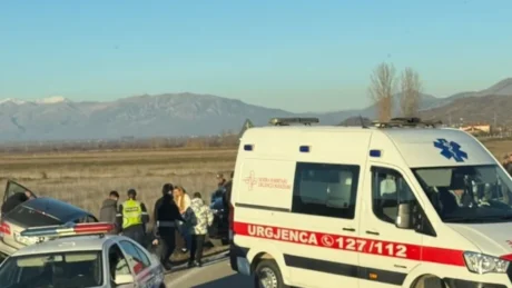 Aksident tragjik në vend! Makina del nga rruga, cifti i ri…