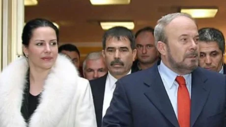 ‘Këtë ditë të zezë nuk do e doja kurrë…’ Mes lotësh, dhimbjes dhe pikëllimit flet bashkëshortja e Fatos Nanos