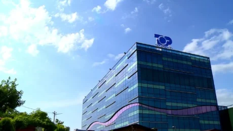 Sherr mes gazetaresh në Top Channel! Konflikti ka degraduar deri në përpIasje fizike?