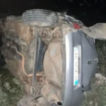 Aksident tronditës në vend! Makina del nga rruga dhe përmbyset, dy persona…