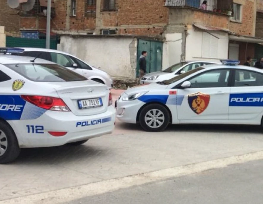 Ngjarje e rëndë në vend! Bab e djalë qëIIojnë me cifte pranë banesës së fqinjit, raportohet se…