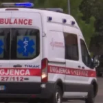E RËNDË! Një burrë gjendet i vd**kur në banesë, dyshohet se…