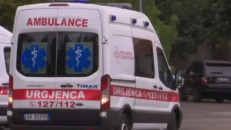 E RËNDË! Një burrë gjendet i vd**kur në banesë, dyshohet se…