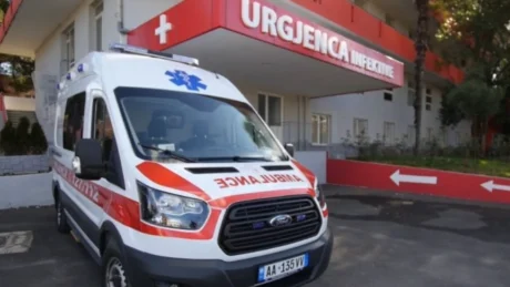 Tronditëse! Një burrë gjendet i vd*kur në banesë, dyshohet se…