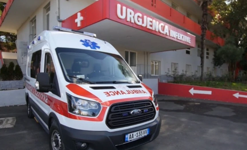 Tronditëse! Një burrë gjendet i vd*kur në banesë, dyshohet se…