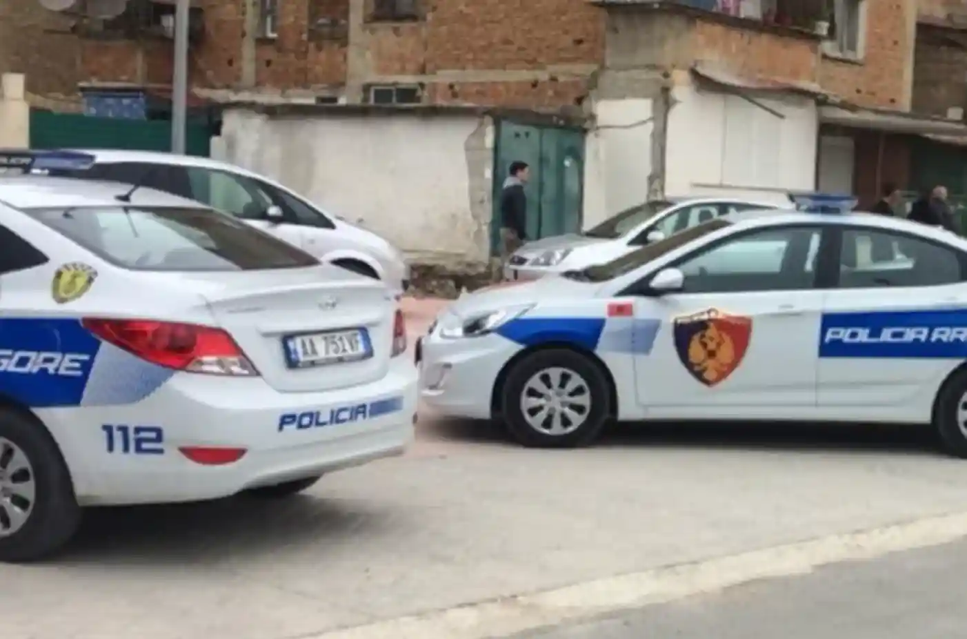 Ngjarje tr*nditëse! Qytetari tenton të vetëd*gjet, lyhet me benzinë dhe i vè…