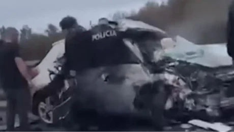 Aksident fatal në Durrës, makina tërësisht e shkatërruar – ka te plagosur