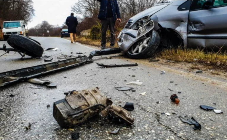 Aksident i rëndë! Motomjeti përplaset me makinën, raportohet për….