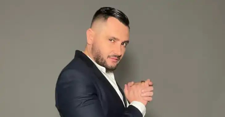 “Do të të dua përgjithmonë”, Bes Kallaku habit fansat, ‘gdhend’ në dorë emrin ‘Ejona…