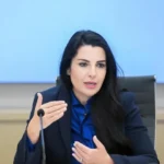 Cfarë i ndodhi Belinda Ballukut? Pas hetimit nga SPAK, zv.kryeministrja shfaqet me syrin e nxirë (Foto)