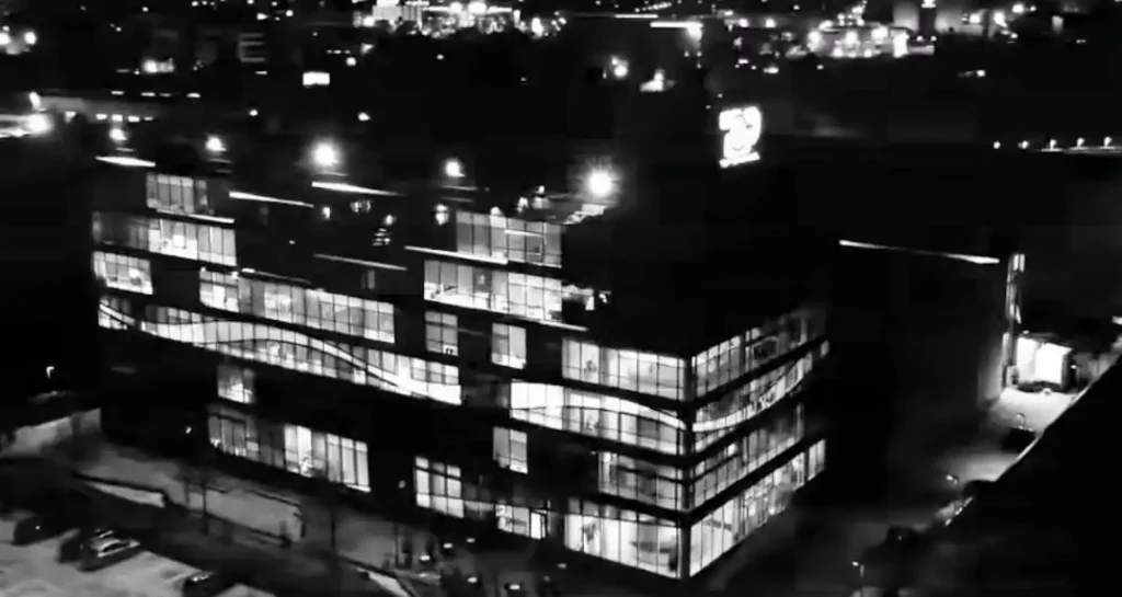 “Top Channel” zbulon personazhin që do të moderojë “Big Brother VIP Albania”