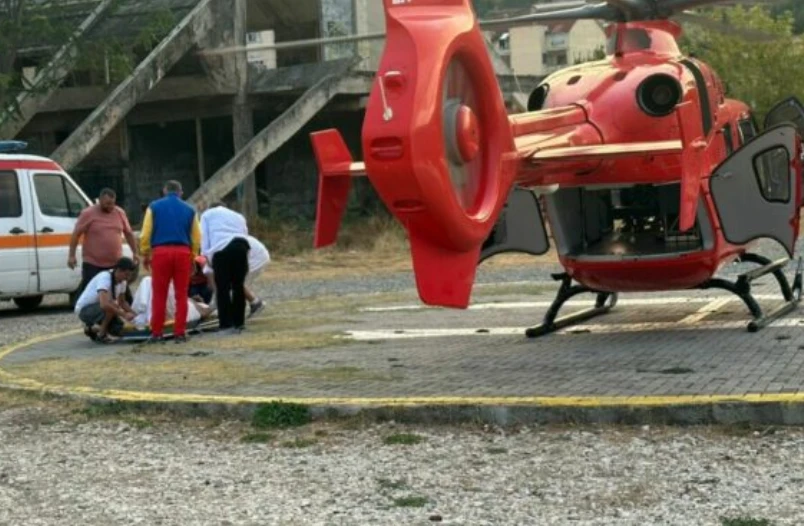 Ngjarje tronditëse në vend! 12 vjecarja konsumon një sasi tabletash me ilace, transportohet në Tiranë