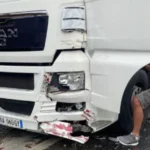 Aksident i rëndë në vend! Makina përplaset me kamionin, një person…