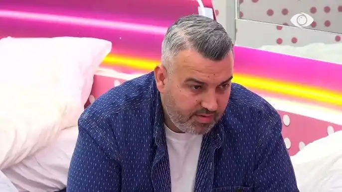 “Kam humbur 380 mijë dollarë për gjysmë ore”, habit Rogerti me deklaratën e tij: S’jam këtu për shembull të mirë