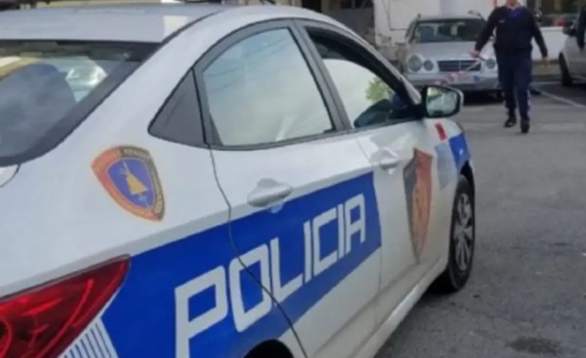 Aksident i rëndë, automjeti përplas këmbësorin në vijat e bardha…