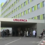 LAJM I TRISHTE/ Adoleshenti 15-vjeçar ndërron jetë pas g*ditjes me th*kë në zemër…