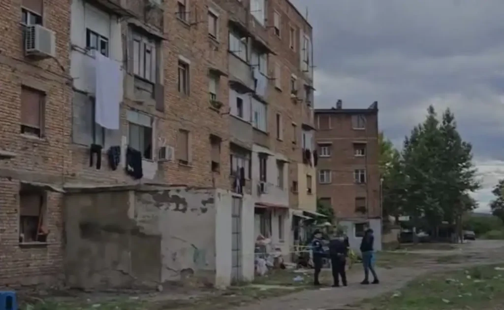 14-vjeçarja tentoi vetëvr*sjen në Korçë, procedohet nëna e saj…