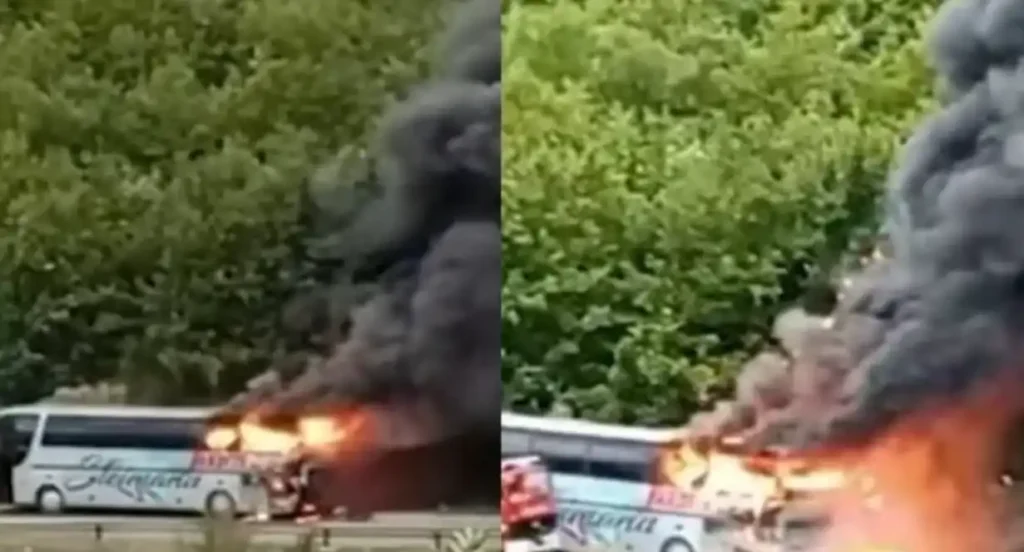 Ngjarje e rëndë në vend/ Autobusi plot me pasagjer shpërthen në flakë gjatë lëvizjes (Video)