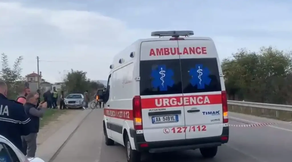 Aksident i rëndë në Tiranë, makina del nga rruga dhe bie në humnerë! Dyshohet për dy…