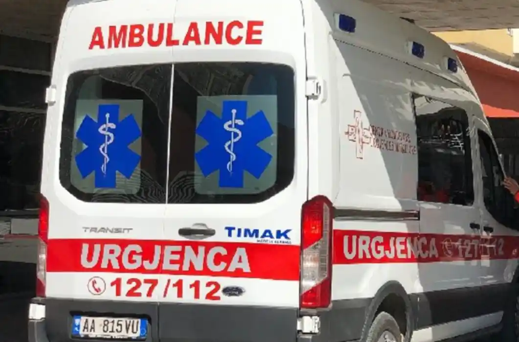 E rëndë, familjarët gjejnë 33-vjeçarin të vetv*rur në oborrin e shtëpisë…