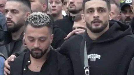 Një nga banorët përmend vëllain i ndjerë të Gjestit/ DJ Gimbo bën reagimin e papritur