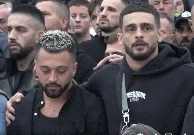 Një nga banorët përmend vëllain i ndjerë të Gjestit/ DJ Gimbo bën reagimin e papritur