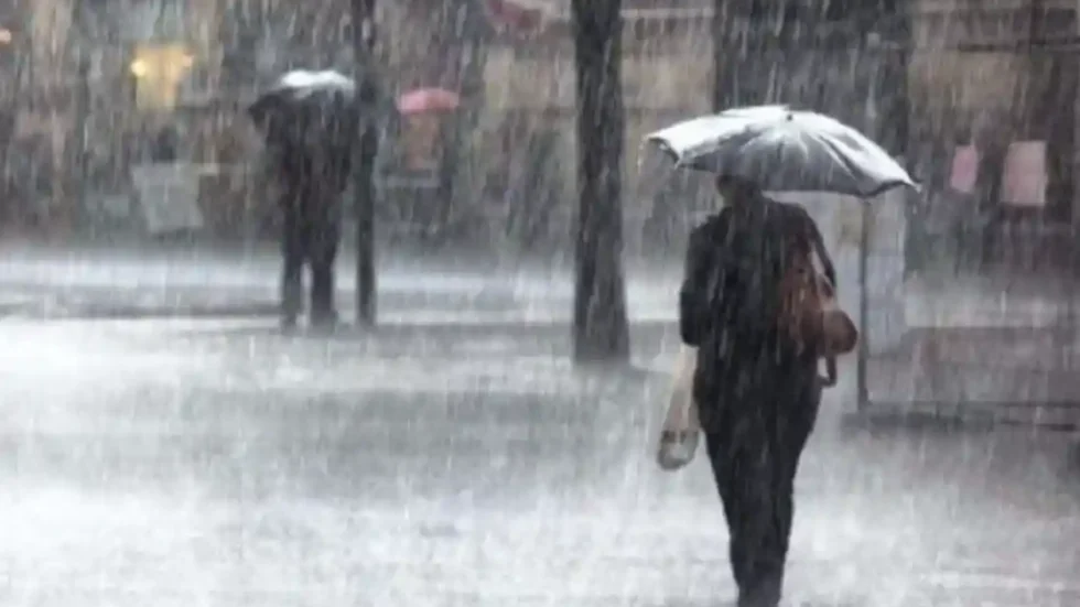 Reshje shiu, dhe ulje temperaturash?/ Ja si parashikohet moti për ditën e nesërme
