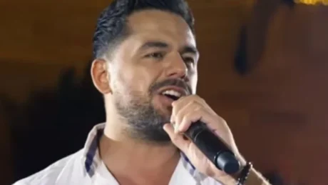 Iku nga kjo botë krejt papritur, ish kryeministri reagon për Shpat Kasapin ‘Nga skena fluturoi në qiell! Shpirti dritë…’