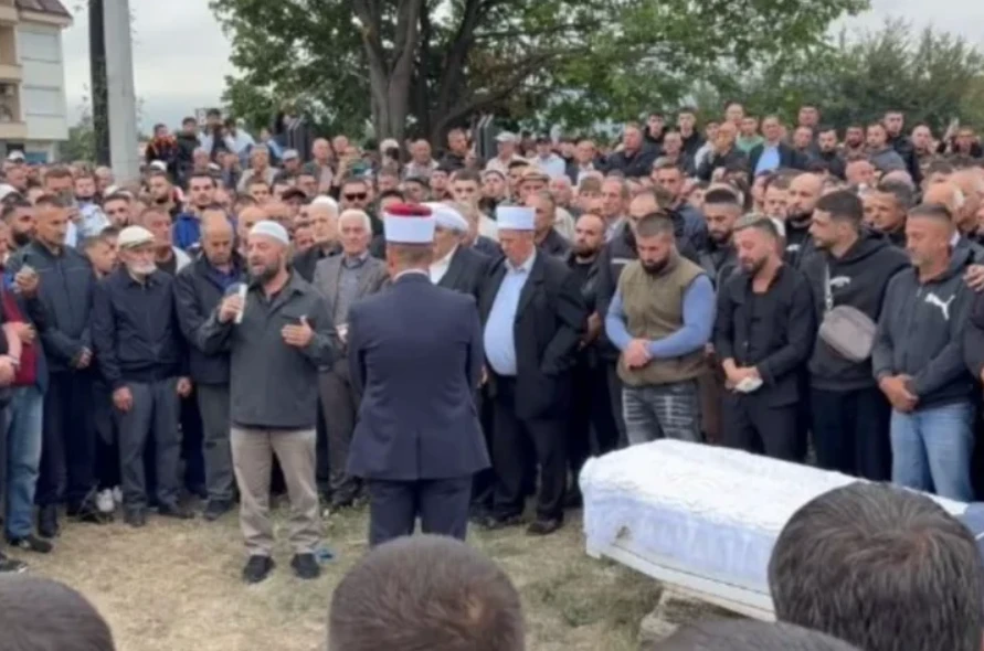 E dhimbshme! Ky detaj i babit të Gjestit po na rrënon zemrën të gjithëve (Foto)