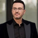‘Lamtumirë nënë…’ Pirro Cako humb të ëmën, kjo foto unike ka prekur rrjetin!