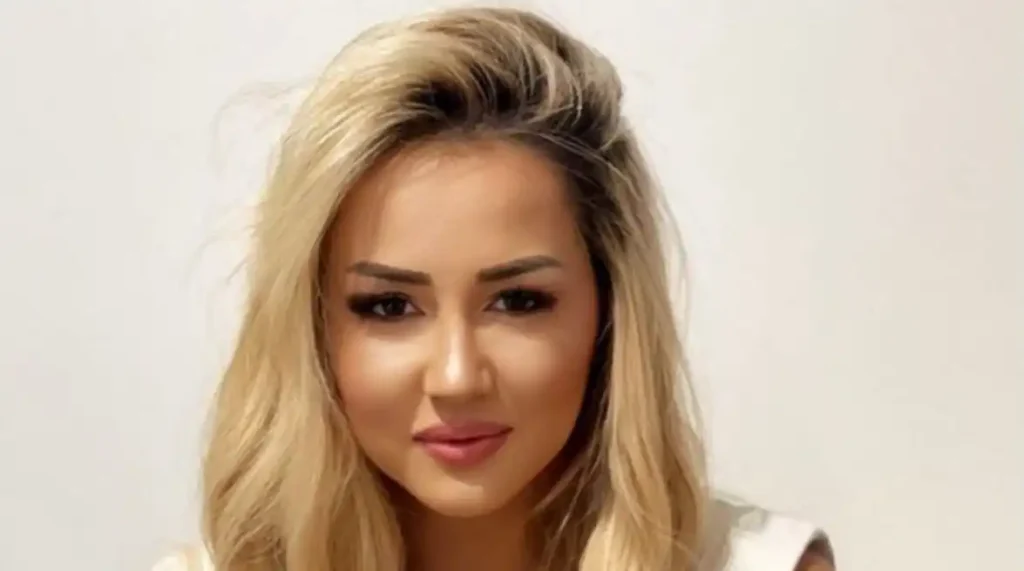 Gjoba 500 mijë lekë i shkon “surprizë”, moderatorja shqiptare apel shtetit: S’kam qenë fare në Korçë, ndajeni mendjen…(Video)